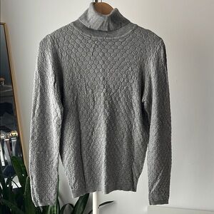 Forever 21 Rayon honeycomb Gray Turtleneck Sweater M